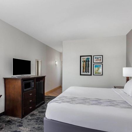 Hotel La Quinta By Wyndham Columbus - Edinburgh Extérieur photo